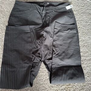 Old Navy Women’s Charcoal Pinstripe pixie Pants - NWT